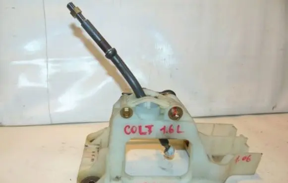Mitsubishi Colt Gear selector/shifter in gearbox MR246297 MR246295