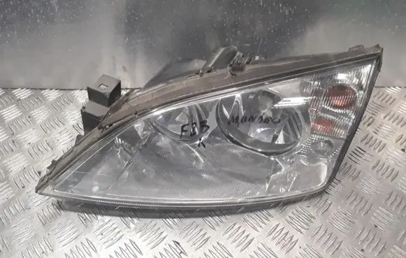 Ford Mondeo Mk III Headlight/headlamp 1S7113006SC 0301174203