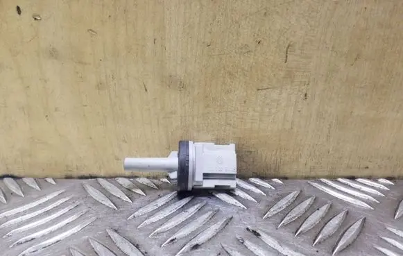 Audi A4 S4 B6 8E 8H Interior temperature sensor 1J0907543B