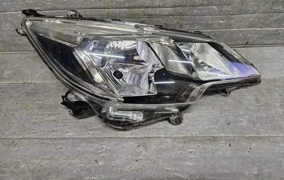 Mitsubishi Space Star Headlight/headlamp 8301D446