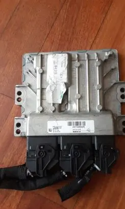 Renault Megane IV Engine control unit/module 237100942S