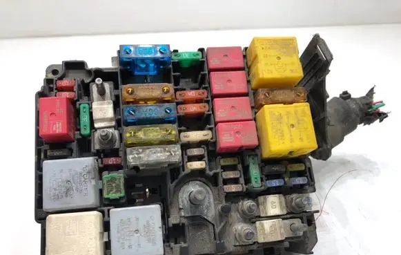 Peugeot 3008 II Fuse box set 9804848580