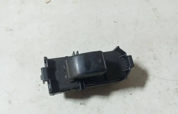 Toyota Corolla Verso E121 Electric window control switch 8403013030 514733