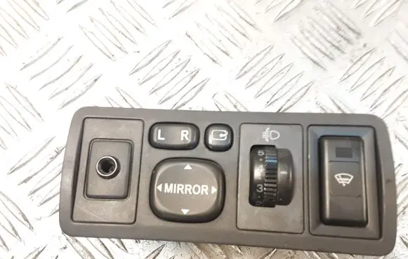 Toyota Avensis T250 Wing mirror switch 183575