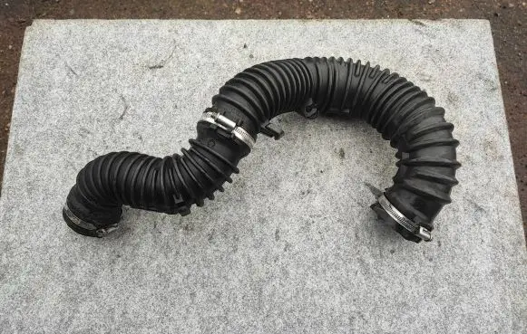 Opel Vivaro Intercooler hose/pipe 8200806067A 93861664