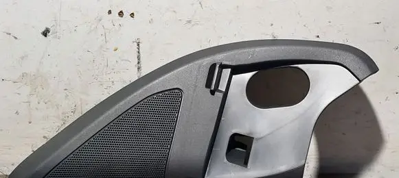 Front door high frequency speaker