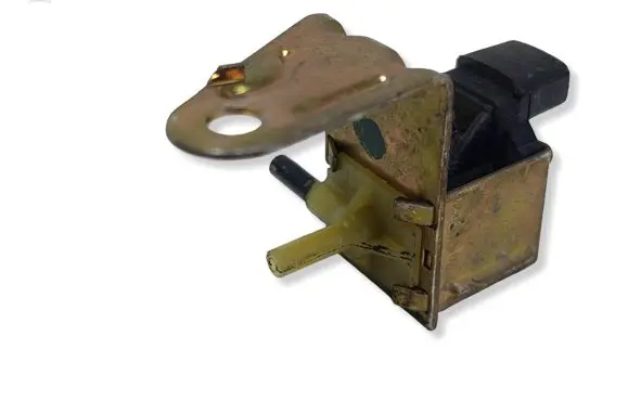 Audi A6 S6 C4 4A Turbo solenoid valve 437906283A