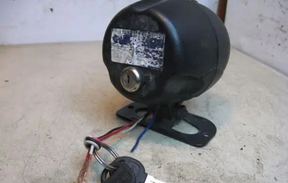 Opel Vectra B Alarm system siren 