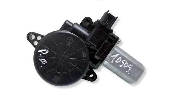 Mazda 6 Front door window regulator motor D6515858X
