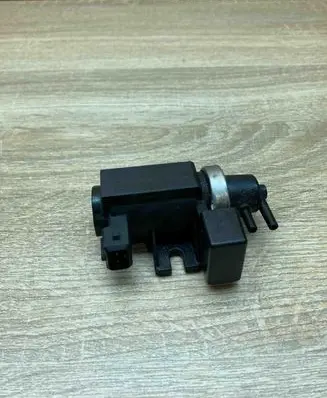 BMW 3 E46 Turbo solenoid valve 2247906 72279600