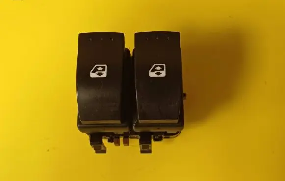 Renault Scenic II - Grand scenic II Electric window control switch 315050A