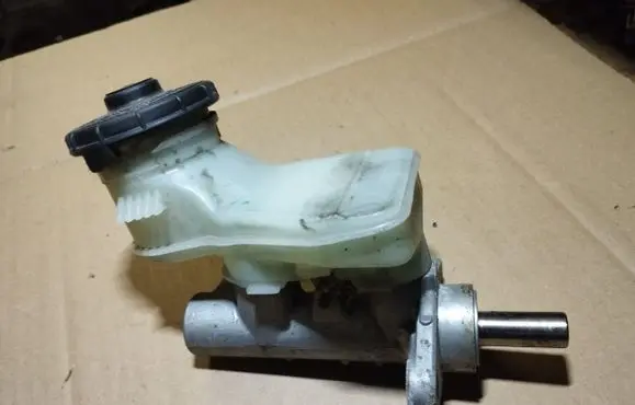 Honda CR-V Master brake cylinder