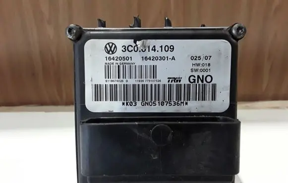 Volkswagen PASSAT B6 ABS Pump 3C0614109