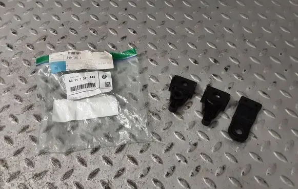 BMW X5 F15 Headlight/headlamp mounting bracket 63117381444 7381444