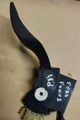 Ford Focus Accelerator throttle pedal 2M519F836AD