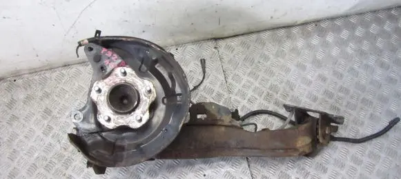 Nissan X-Trail T32 Rear wheel hub spindle/knuckle 
