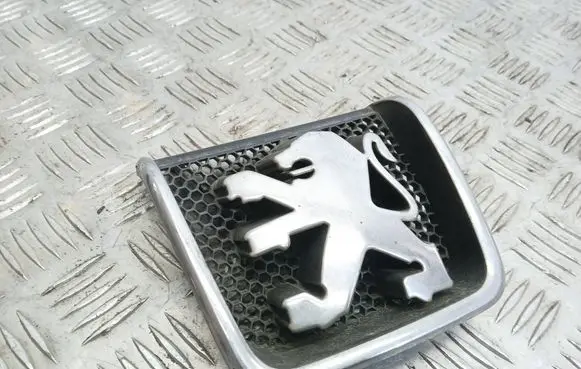 Peugeot 406 Manufacturer badge logo/emblem 9623832877