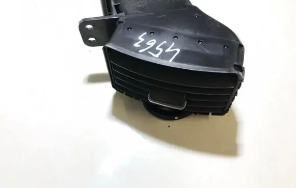 Toyota Corolla Verso AR10 Dash center air vent grill 5565064010 55650-64010