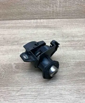 BMW 3 E90 E91 Tailgate exterior lock 7167321 10862510