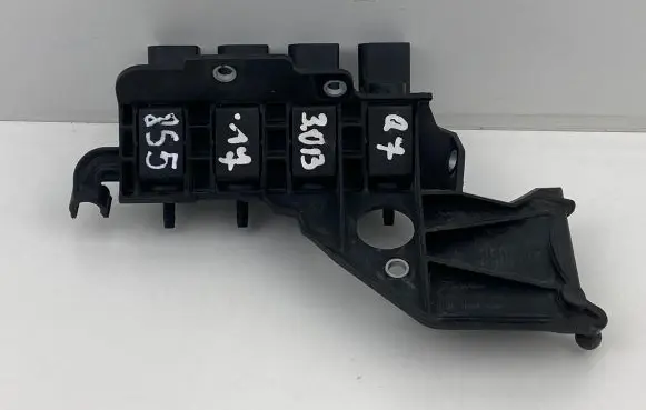 Audi Q7 4M Valve vacuum 06E133520M