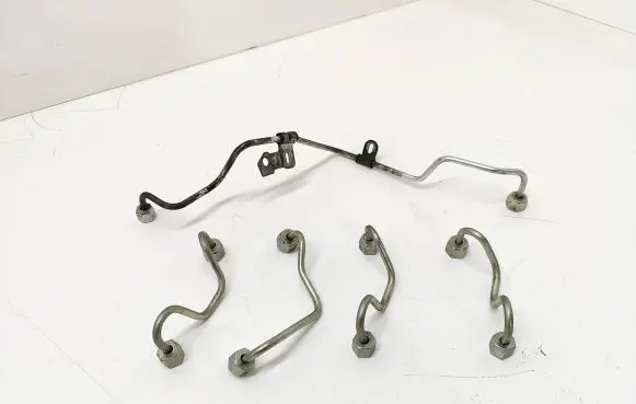 Renault Laguna III Fuel injector supply line/pipe 
