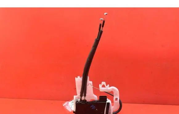 Hyundai ix35 Front door lock 813202Y000