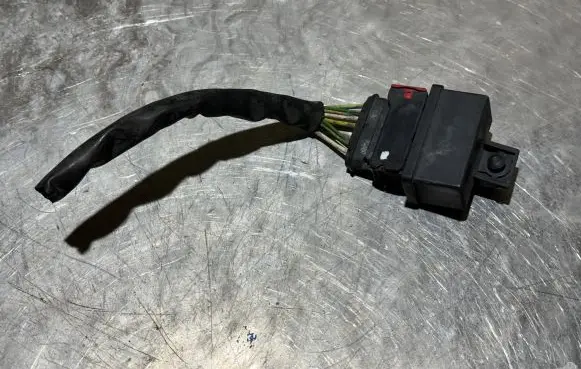 Citroen Berlingo Fuel pump relay 240107