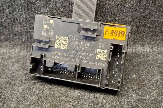 Volkswagen Golf VII Door control unit/module 5Q4959592C 5Q4959592B