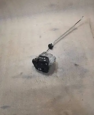 Audi A6 S6 C6 4F Front door lock 