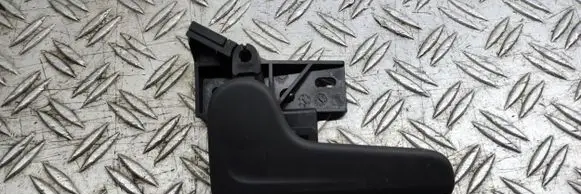 Engine bonnet (hood) release handle