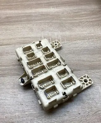 Lexus RX 300 Fuse module LEXUSFUSEMODULE