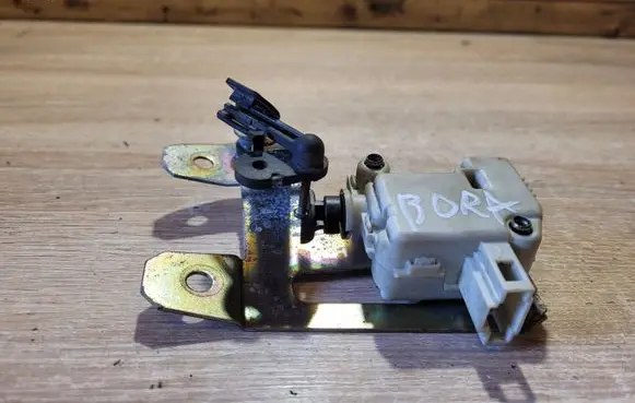 Volkswagen Bora Fuel tank cap lock 
