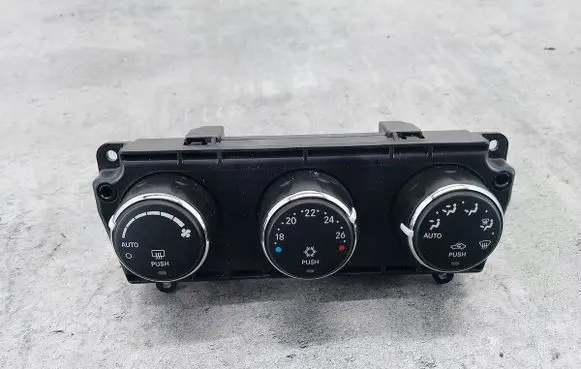 Chrysler Sebring (JS) Climate control/heater control trim P55111815AC