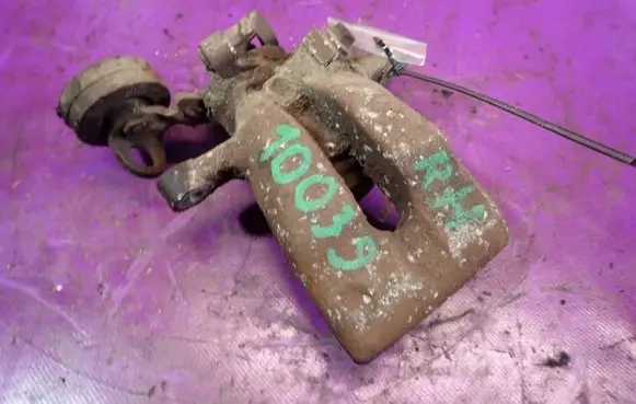 Opel Meriva A Rear brake caliper