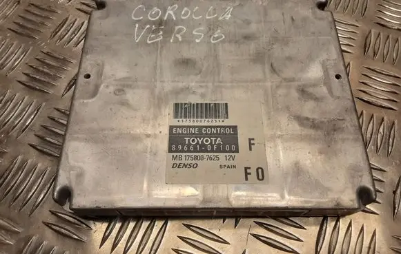 Toyota Corolla Verso AR10 Engine control unit/module 896610F100