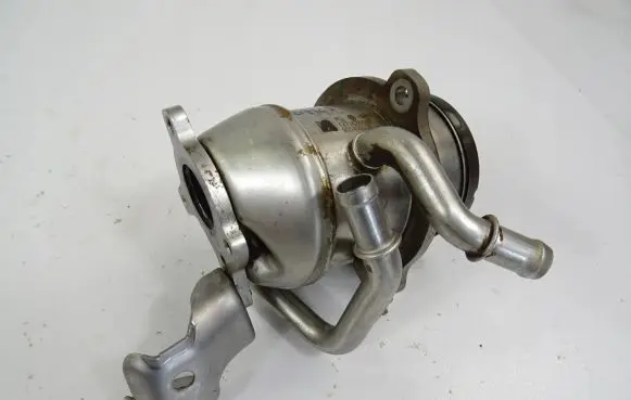 Nissan Qashqai EGR valve cooler 147358604R
