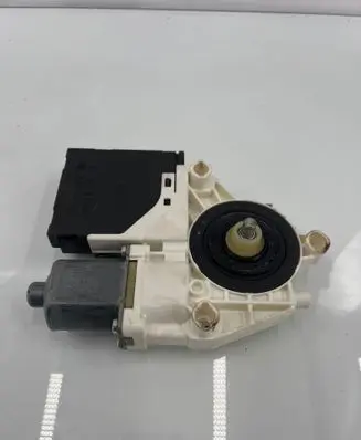 Volkswagen Golf Plus Front door window regulator motor 1K0959792K