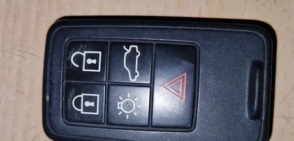 Volvo V70 Ignition key/card 