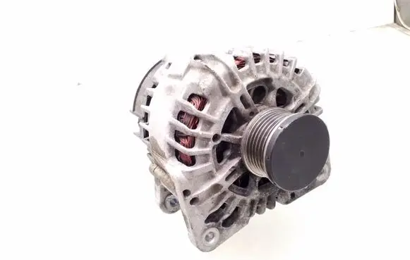 Renault Megane III Generator/alternator 231000543R F560843 2610985