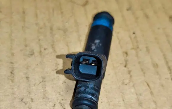 Jeep Grand Cherokee (WJ) Fuel injector 04854181