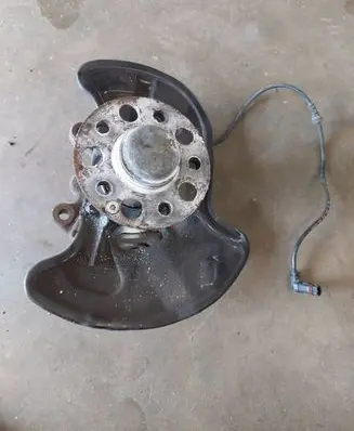 Mercedes-Benz C W204 Front wheel hub spindle knuckle