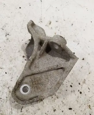 Mitsubishi Lancer X Engine mounting bracket 701338