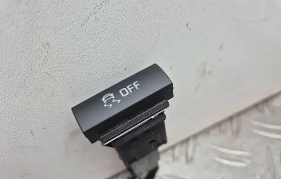 Skoda Octavia Mk2 (1Z) ESP (stability program) switch 1Z0927134D