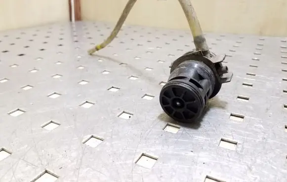 Toyota RAV 4 (XA30) Windscreen/windshield washer pump 8533060160 0602104501