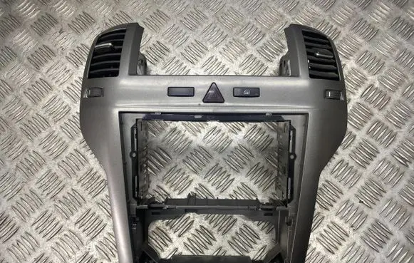 Opel Zafira B Radio/GPS head unit trim 03758075 13100105 0320