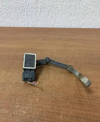 Mercedes-Benz R W251 Air suspension front height level sensor A0105427717 G78