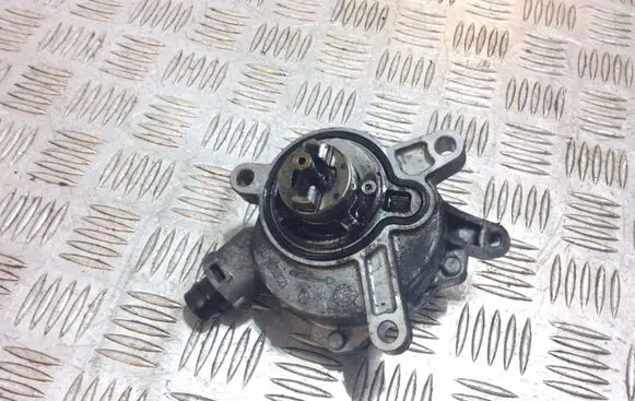 Volvo V70 Vacuum pump 31219463