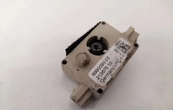 BMW 5 E60 E61 Antenna control unit 699009003 21367510