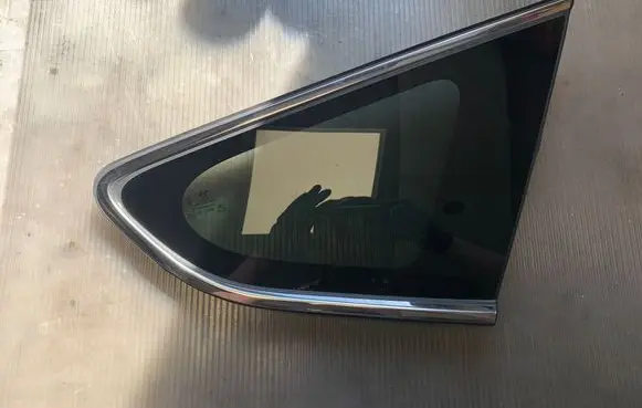 Hyundai Santa Fe Rear side window DOT736AS3M35 1004138 43R019700