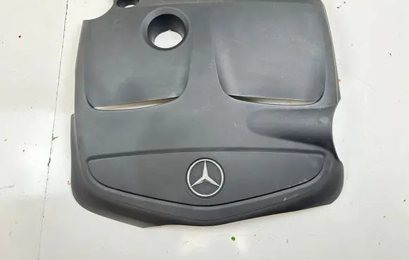 Mercedes-Benz CLA C117 X117 W117 Engine cover (trim) A2700103304
